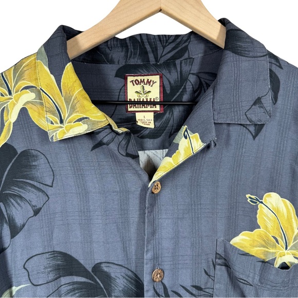 VTG Tommy Bahama Men’s Large 100% Silk Hawaiian Camp Shirt Vacation Button Down - Picture 2 of 8